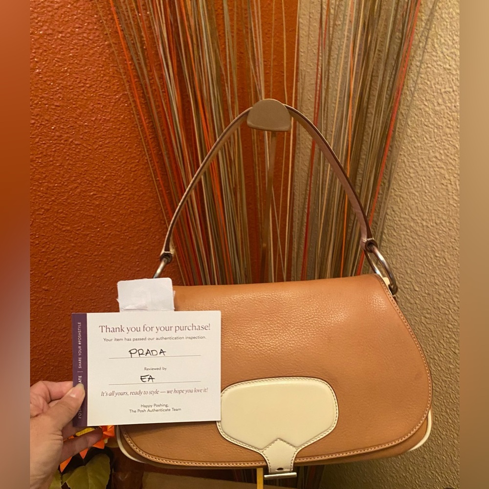 Prada Vitello - EUC - Daino Leather Shoulder Bag - Like New, Pristine! - Picture 6 of 16